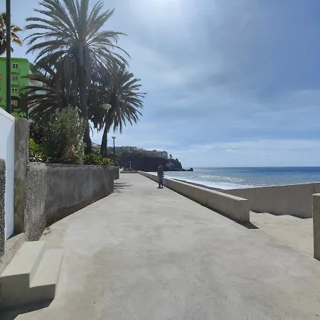 By The & Pool Apartment *
