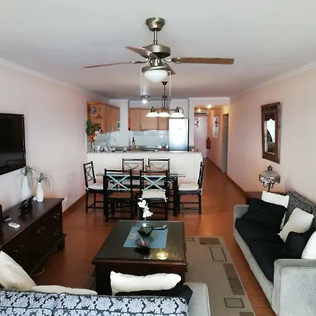 Apartment By The & Pool Funchal (Madeira)