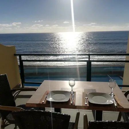 Apartment By The & Pool Funchal (Madeira)